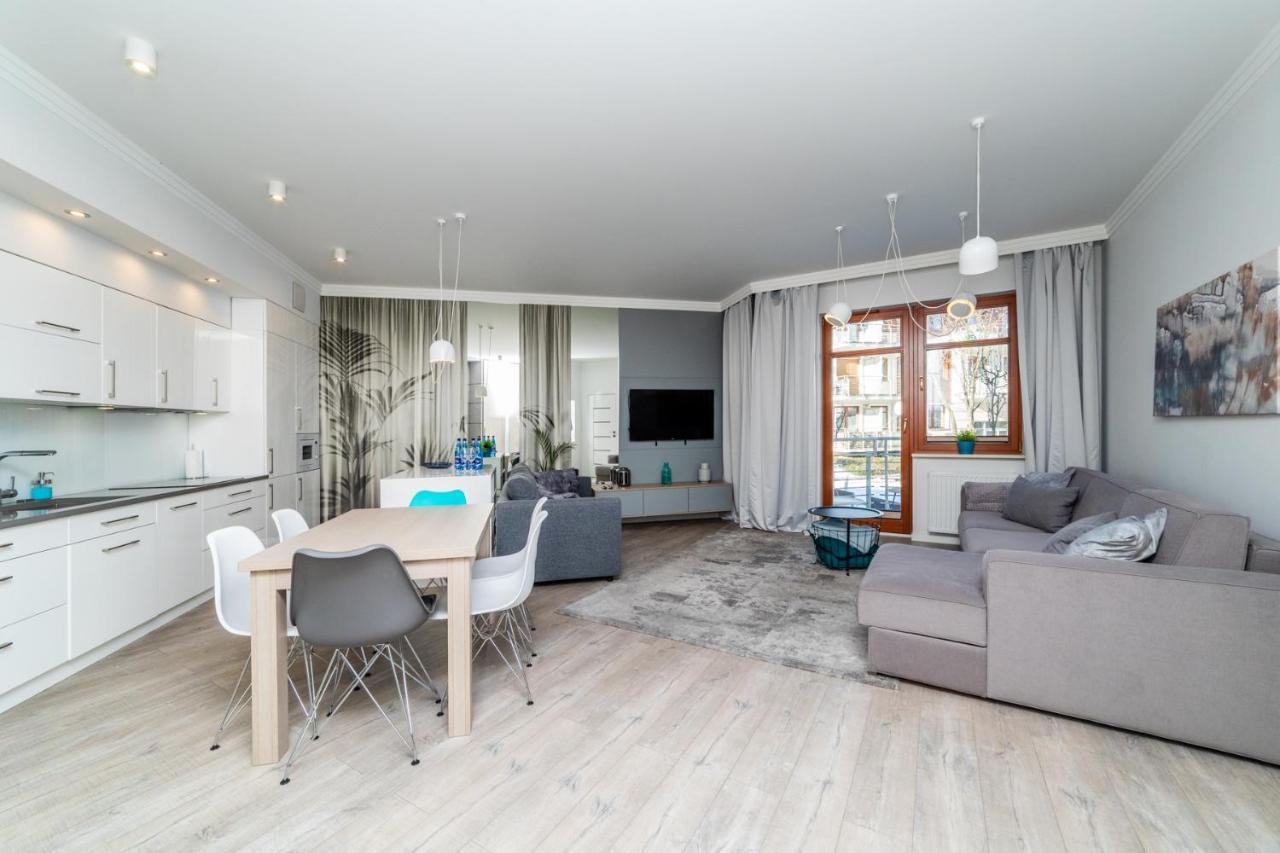 Palmowy - Neptun Park By Oneapartments Lägenhet